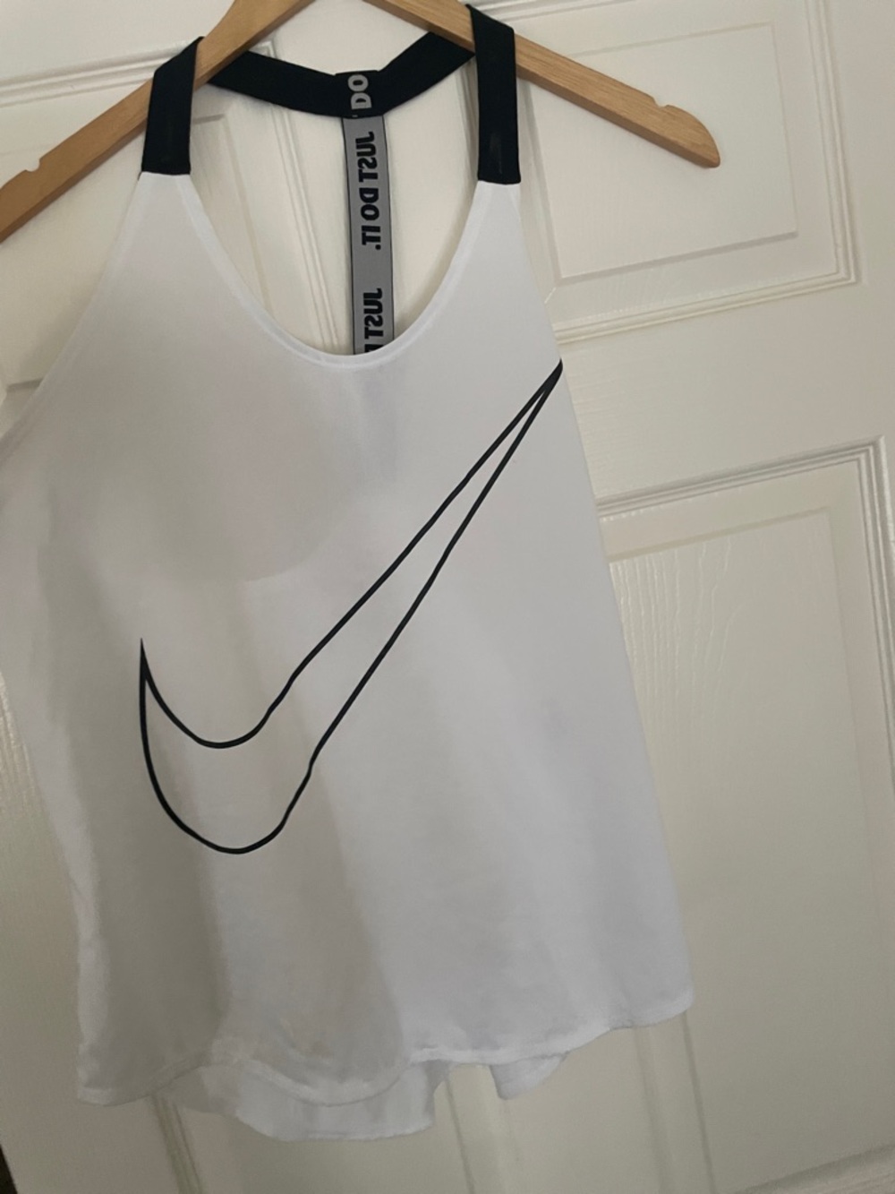 🤍 Nike Dri-Fit White and Black Swoosh Racerback Tank Top 🤍